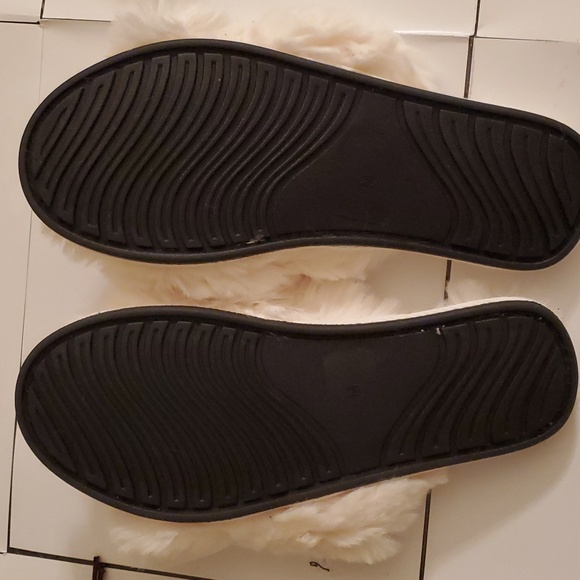 🤩New fur fluffy slippers size Medium fits "7, 8.5" - Picture 6 of 12